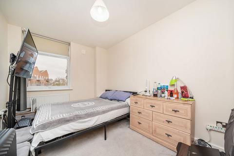2 bedroom flat to rent, Horton Road, West Drayton UB7