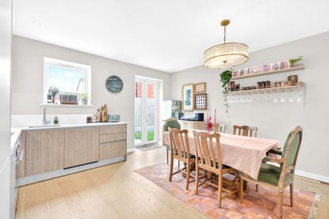 1 bedroom flat for sale, Cart Lane, London, E4