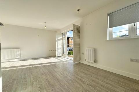 2 bedroom apartment for sale, Newton Drive, Fleet GU52