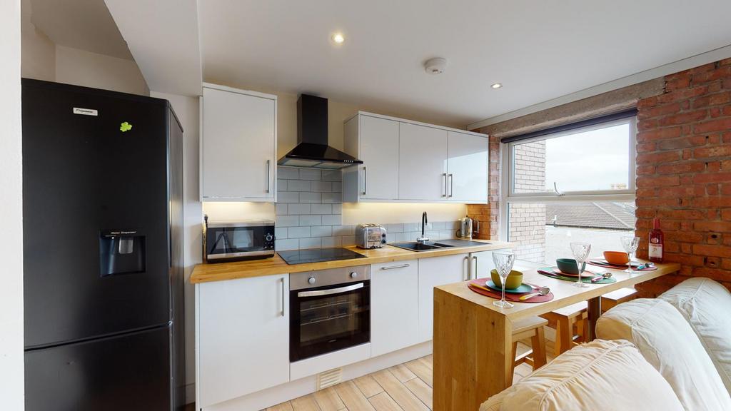 1 bedroom in a house share to rent
