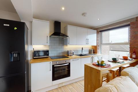 3 bedroom flat to rent, 94e Whiteladies Road, Bristol BS8
