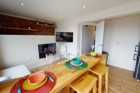 3 bedroom flat to rent, 94e Whiteladies Road, Bristol BS8