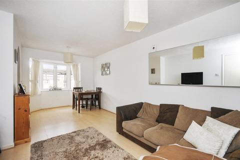 2 bedroom apartment to rent, Caraway Place, WALLINGTON