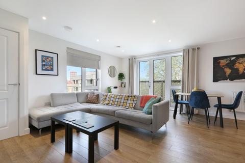 2 bedroom apartment for sale, Broome Way, London, SE5