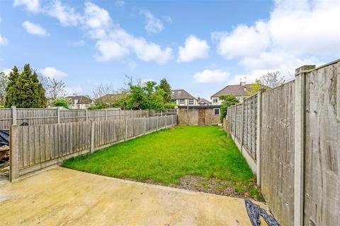 2 bedroom flat to rent, Frances Road, Chingford E4