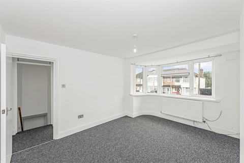 2 bedroom flat to rent, Frances Road, Chingford E4