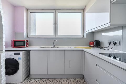 2 bedroom flat for sale, Manor Lea, Boundary Road, Worthing, West Sussex, BN11