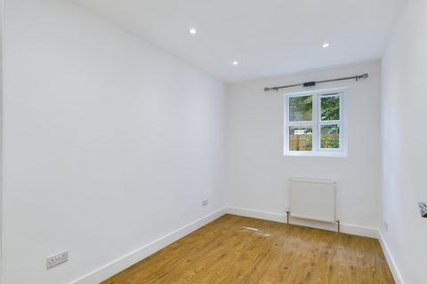 2 bedroom flat to rent, Penny Mews, London