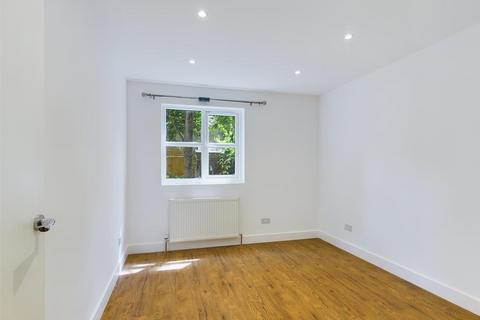 2 bedroom flat to rent, Penny Mews, London