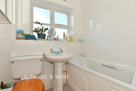 1 bedroom terraced house for sale, Limes Avenue, Horley, Surrey