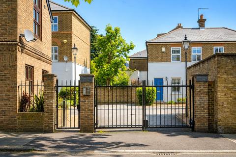 Timothy Close, London