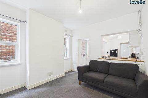 2 bedroom end of terrace house to rent, Milton Street, Lincoln