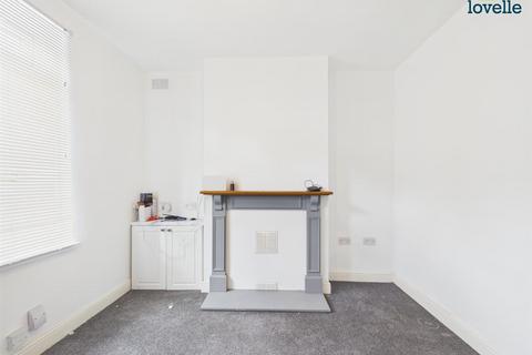 2 bedroom end of terrace house to rent, Milton Street, Lincoln