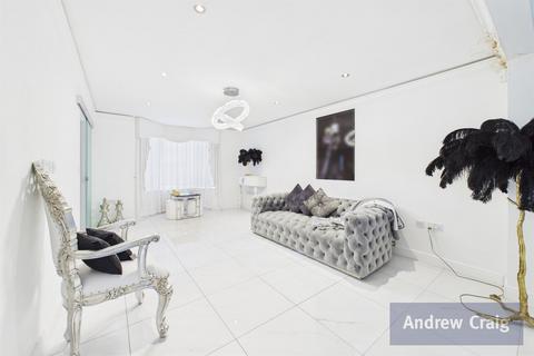 4 bedroom detached house for sale, Newburn NE15