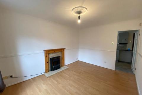 2 bedroom semi-detached house to rent, Chaffinch Close, Manchester, M22