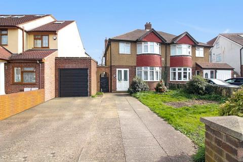 Stanwell Gardens, Stanwell, Staines-Upon-Thames