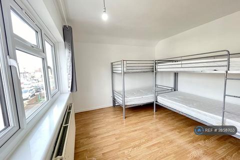 2 bedroom terraced house to rent, Levine Gardens, Barking, IG11