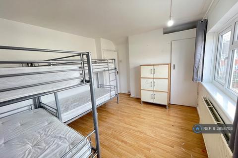 2 bedroom terraced house to rent, Levine Gardens, Barking, IG11
