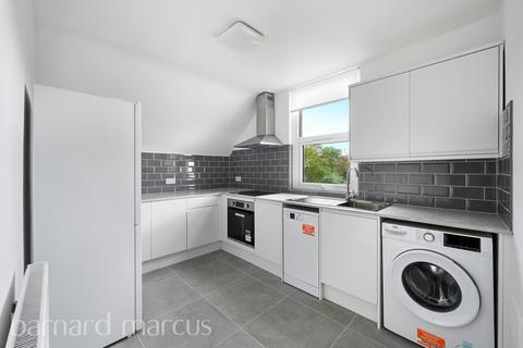 2 bedroom flat to rent, Oliver Grove, LONDON