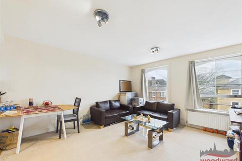 2 bedroom flat for sale, London Road, Harrow