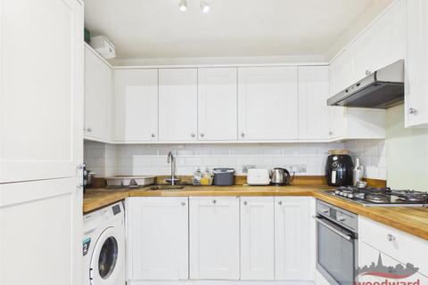 2 bedroom flat for sale, London Road, Harrow