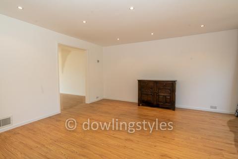 3 bedroom terraced house to rent, Buckingham Gardens, West Molesey KT8