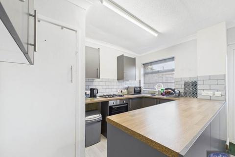2 bedroom semi-detached house to rent, Blackfen Road, Sidcup, DA15