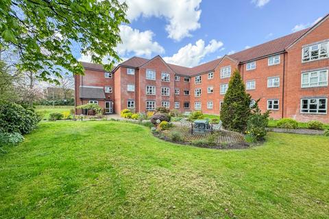 1 bedroom flat for sale, Woodlands, The Spinney, Moortown
