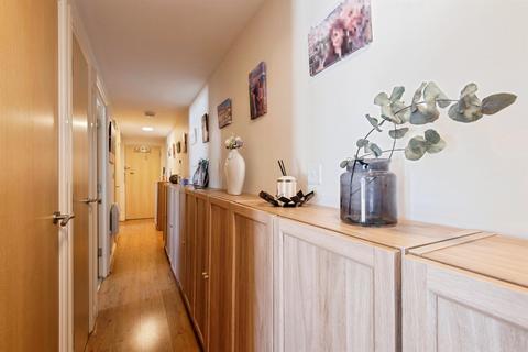 2 bedroom flat for sale, Upper King Street, Royston