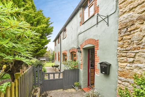 3 bedroom end of terrace house for sale, Vicarage Lane, Highworth, SWINDON