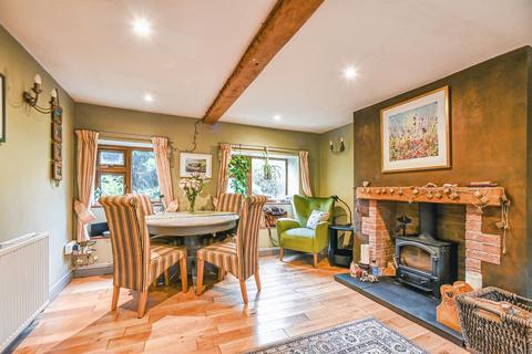 3 bedroom end of terrace house for sale, Vicarage Lane, Highworth, SWINDON