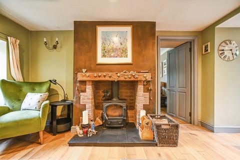 3 bedroom end of terrace house for sale, Vicarage Lane, Highworth, SWINDON