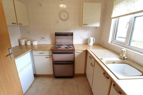 2 bedroom retirement property for sale, Hilltop Close, Rayleigh, SS6