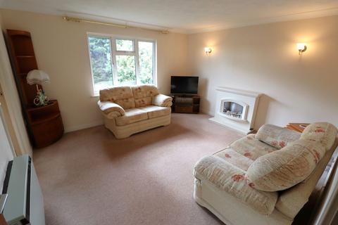 undefined, Hilltop Close, Rayleigh, SS6
