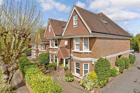 Hill Rise Court, Leatherhead KT22