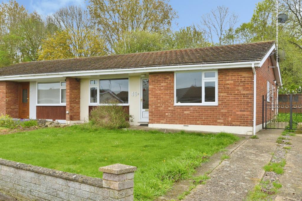 3 bedroom semi-detached bungalow for sale
