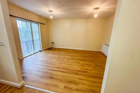 2 bedroom flat to rent, Knighton Lane, Leicester