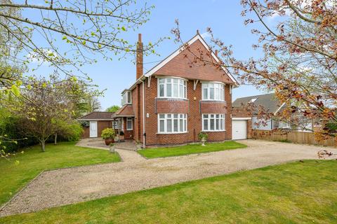 4 bedroom detached house for sale, Station Road, Skegness PE24