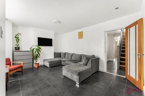 4 bedroom house for sale, Lockhurst Street, London