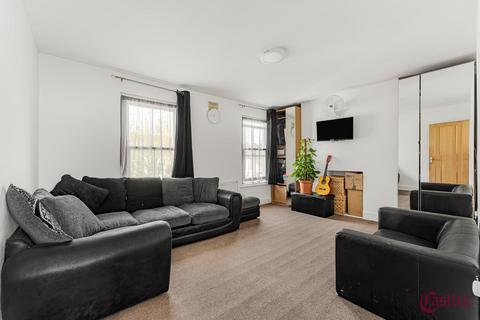 4 bedroom house for sale, Lockhurst Street, London
