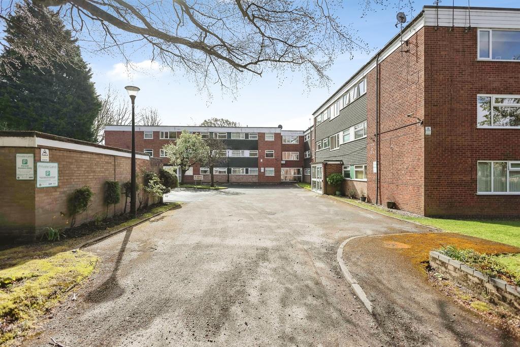 Apartment in Solihull, Castle Bromwich - View 2
