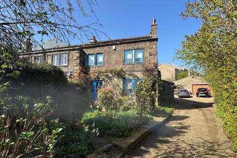3 bedroom end of terrace house for sale, Cowrakes Road, Huddersfield