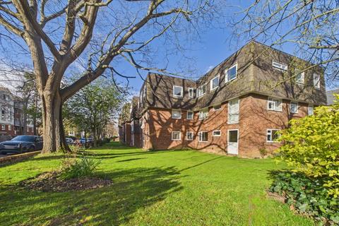 2 bedroom apartment to rent, Alma Road, Windsor, Berkshire, SL4