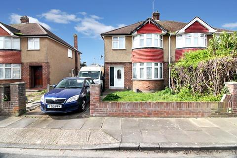 Stanwell Gardens, Stanwell, Staines-Upon-Thames