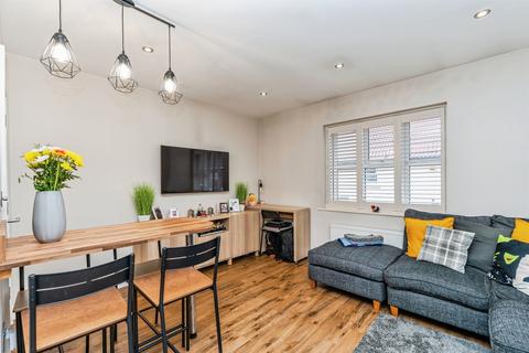 2 bedroom flat for sale, The Mallards, Totton, SOUTHAMPTON