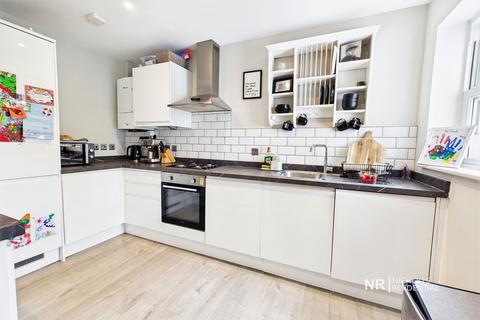 2 bedroom flat for sale, West Ewell KT19