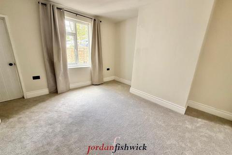 3 bedroom end of terrace house for sale, Jordangate, Macclesfield
