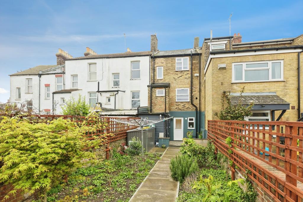 Anns Road, Ramsgate, Kent, CT11 3 bed terraced house for sale - £300,000