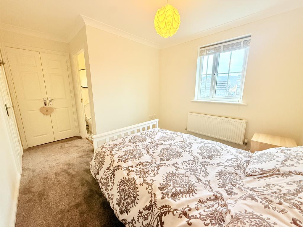 First Floor Double Bedroom (En-Suite)