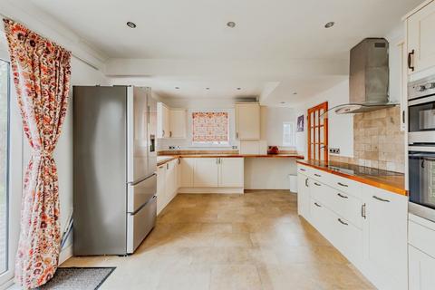 4 bedroom semi-detached house for sale, Ifold Road, Redhill
